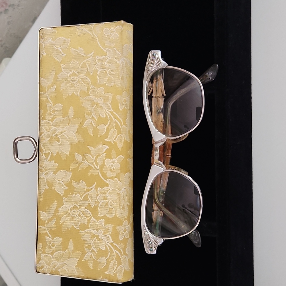1930 -1950 ish womens vintage reading glasses